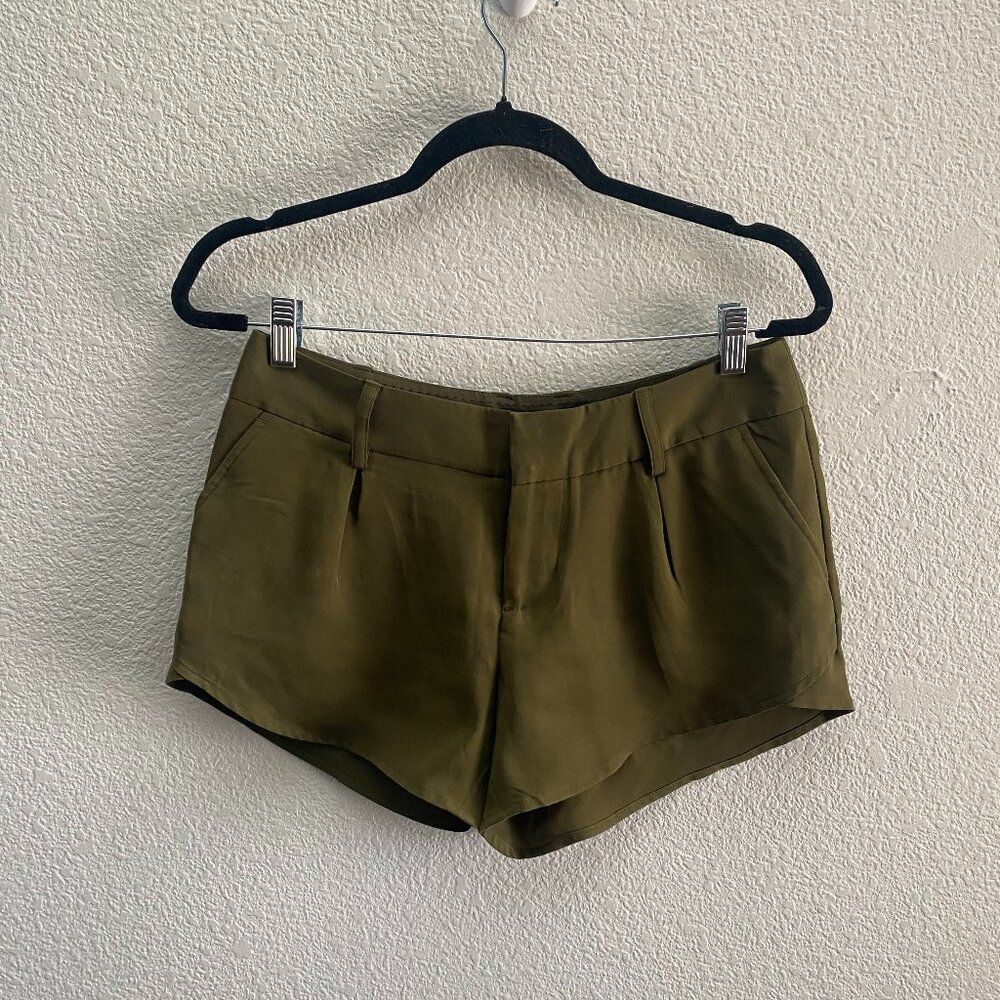 Alice + Olivia Shorts Olive Green Small Front Pleats Size 4 Polyester Cupro